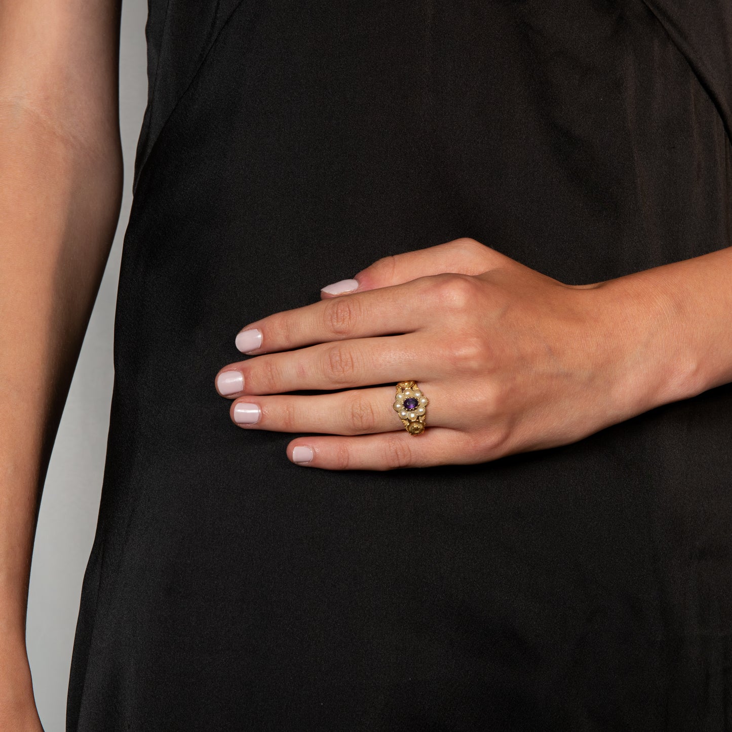 15ct Pearl Shield Ring