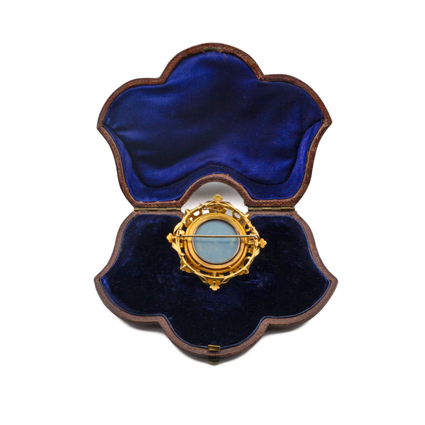 Victorian Essex Crystal Reverse Intaglio Dachshund Portrait Brooch in Gothic Revival Gold Frame