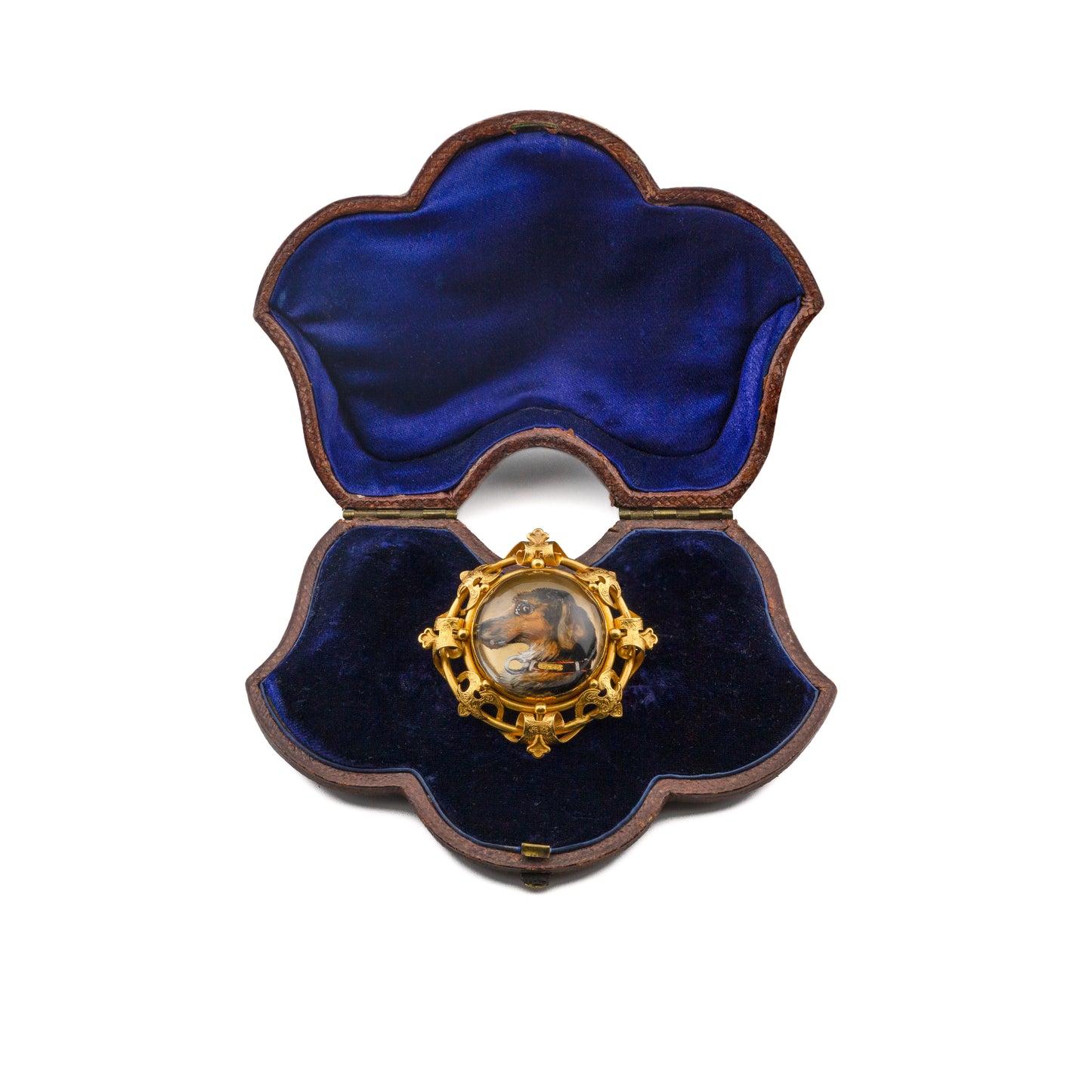 Victorian Essex Crystal Reverse Intaglio Dachshund Portrait Brooch in Gothic Revival Gold Frame