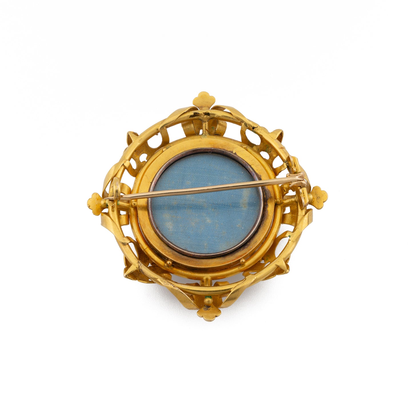 Victorian Essex Crystal Reverse Intaglio Dachshund Portrait Brooch in Gothic Revival Gold Frame