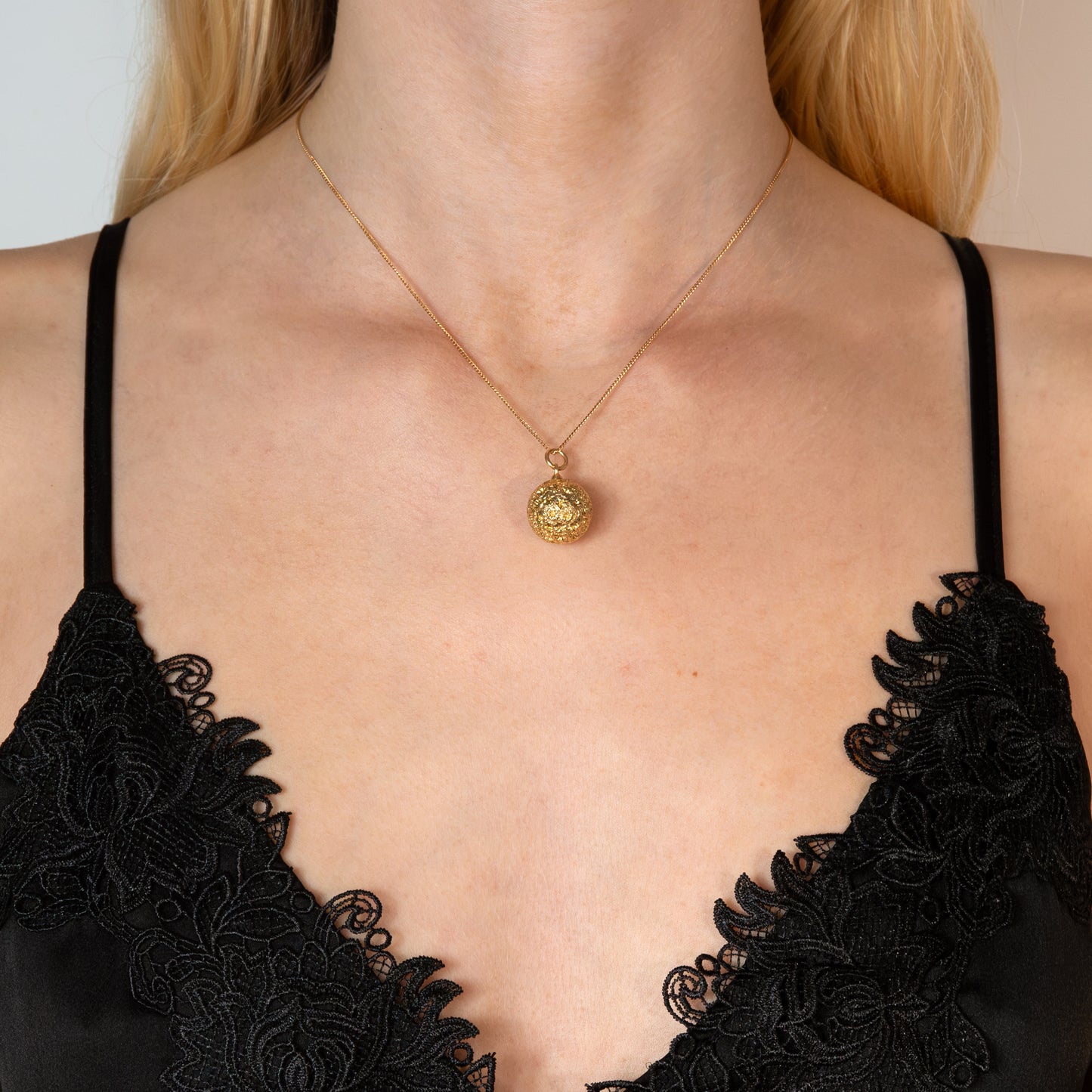 Vintage 9ct Gold Floral Ball Charm