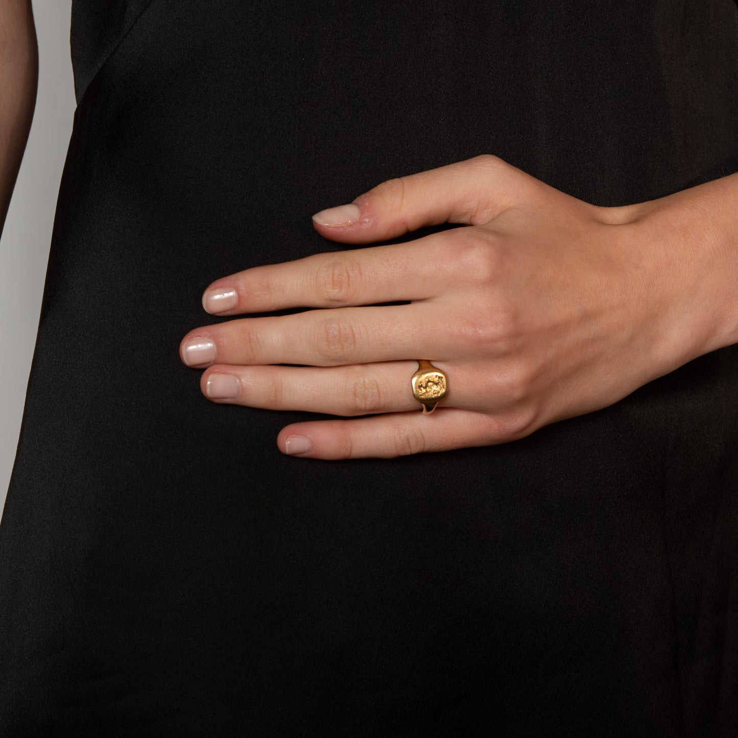 18ct Gold Unicorn Signet Ring