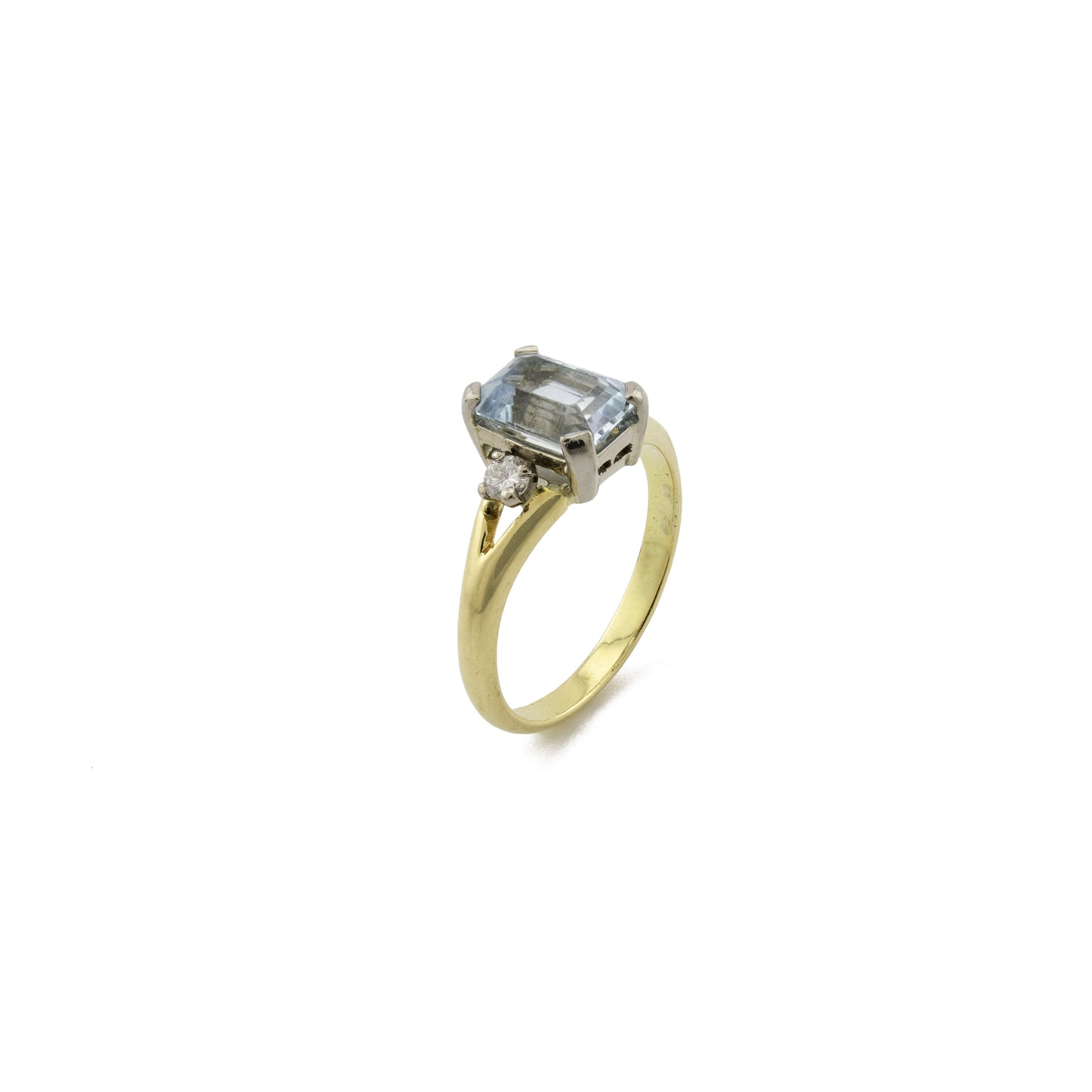 18ct Yellow Gold Aquamarine & Diamond Trilogy Ring