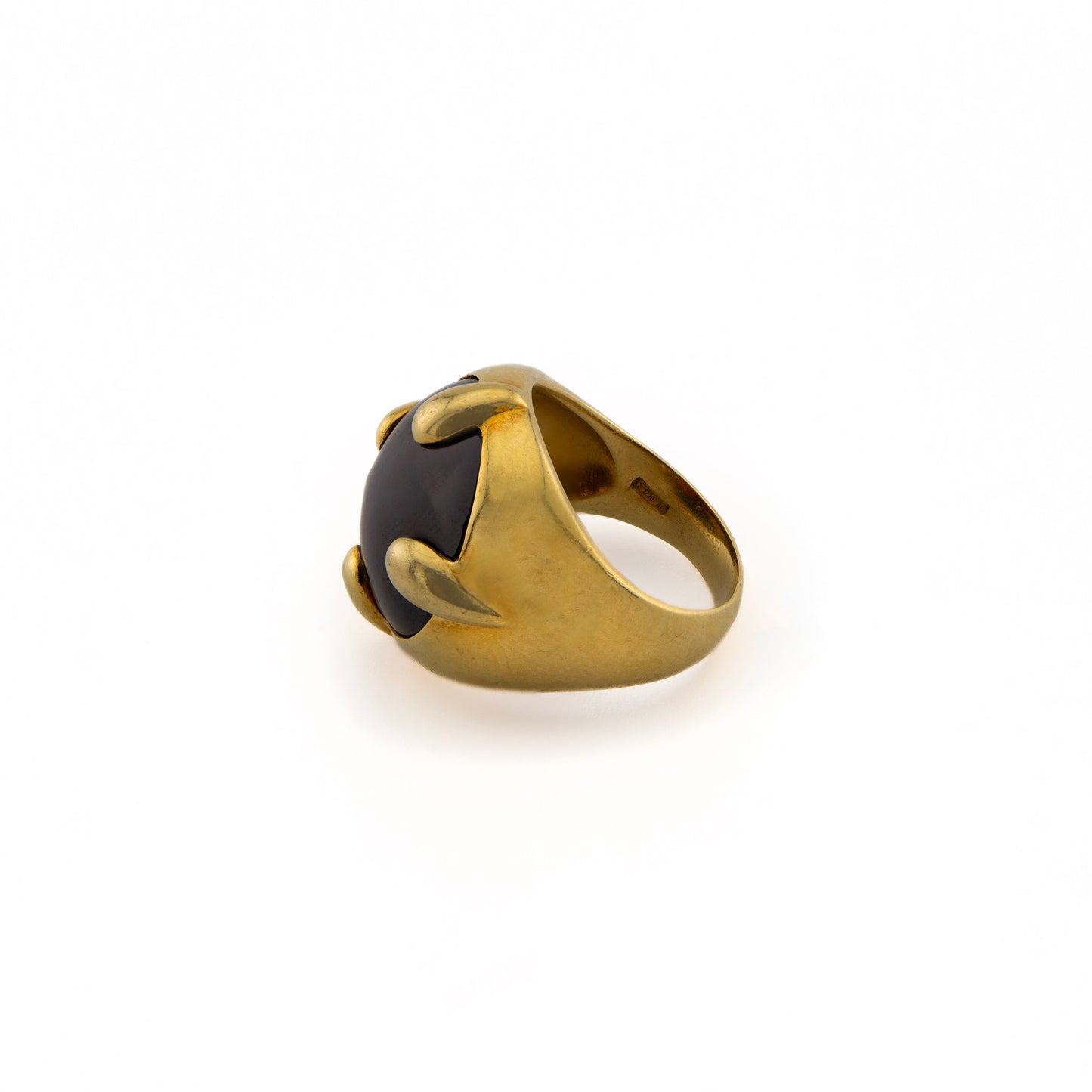 18ct Heavy Cabochon Garnet Ring
