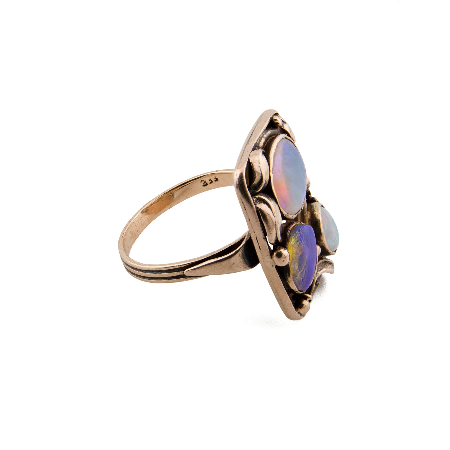 Arts & Crafts 8ct Gold & Australian Opal Ring